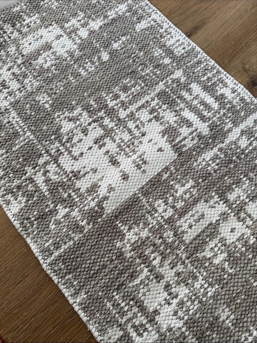 West Elm Organic Distressed Textured Bath Mat,  20x34 White & Grey Spa Cotton